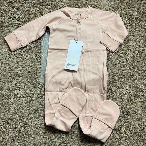 NWT Goumi Kids Rose Footie SZ 6-12 mo Baby Zipper Jumpsuit Pink Bamboo Sleeper - Picture 1 of 3